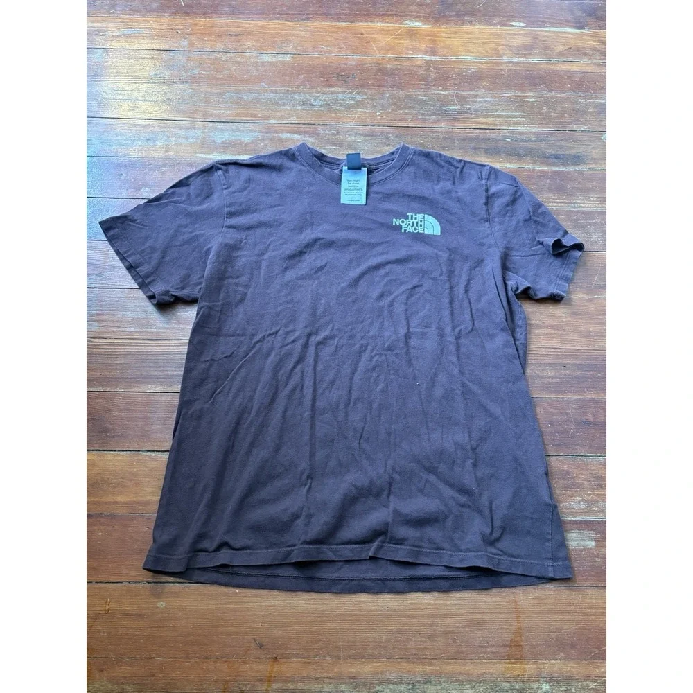 The North Face Graphic T-Shirt Men's Large‎ Brown Circular Design Crew Neck